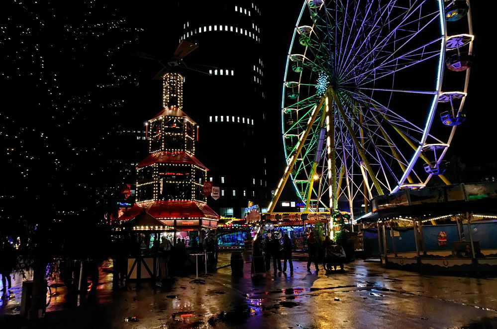 D5100, 17 mm, ISO 3600, 1:4, 1/200