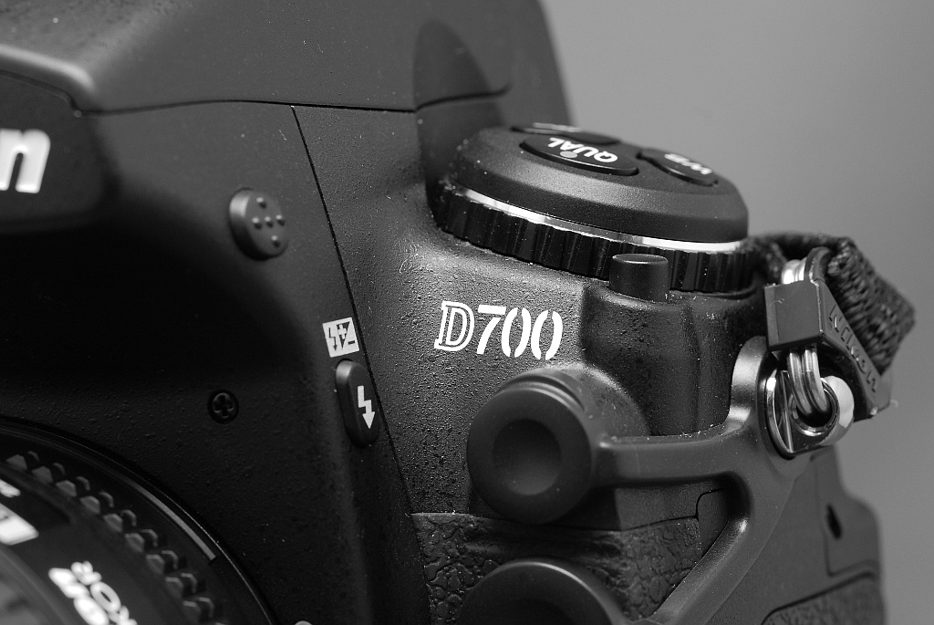 D700