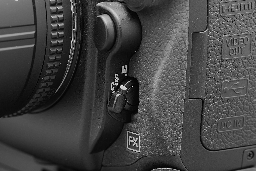 D700