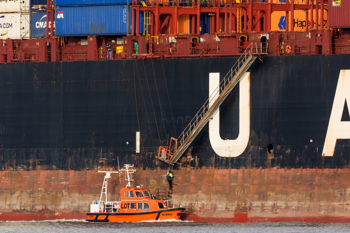 D711070