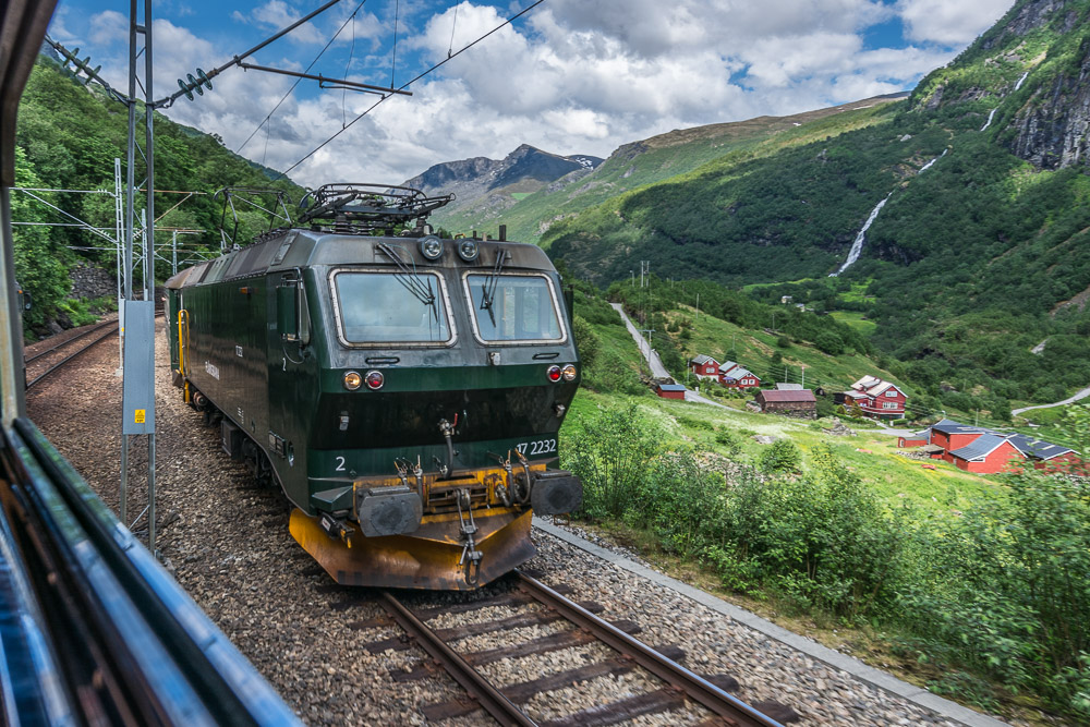 D712484