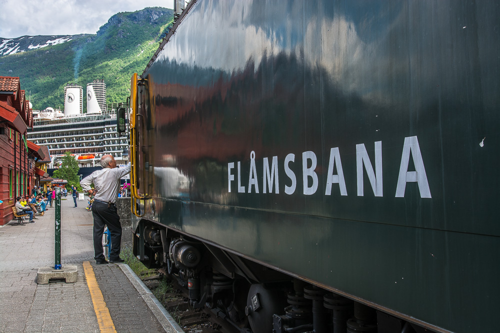 D712582