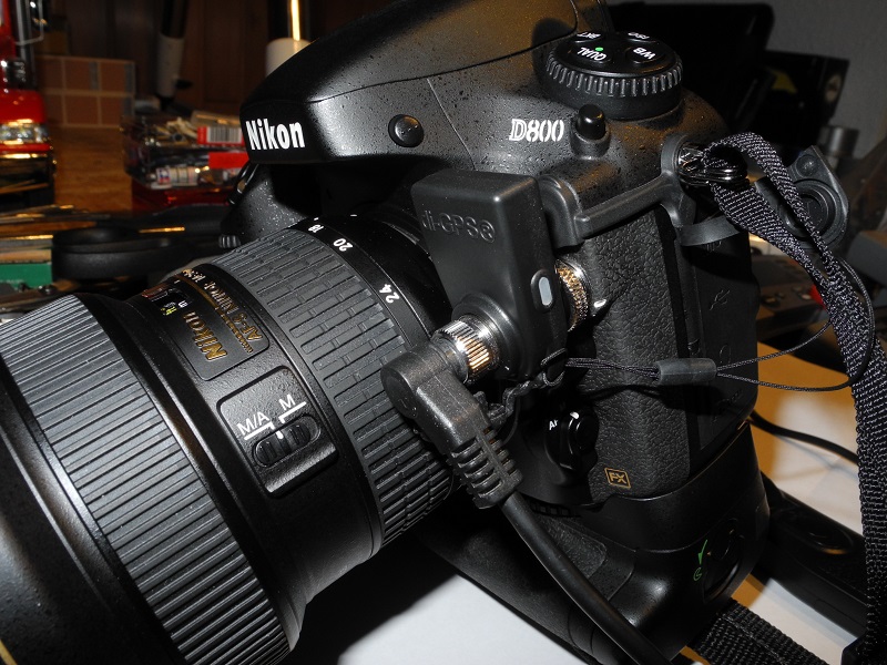 D800 mit GPS-Empfänger