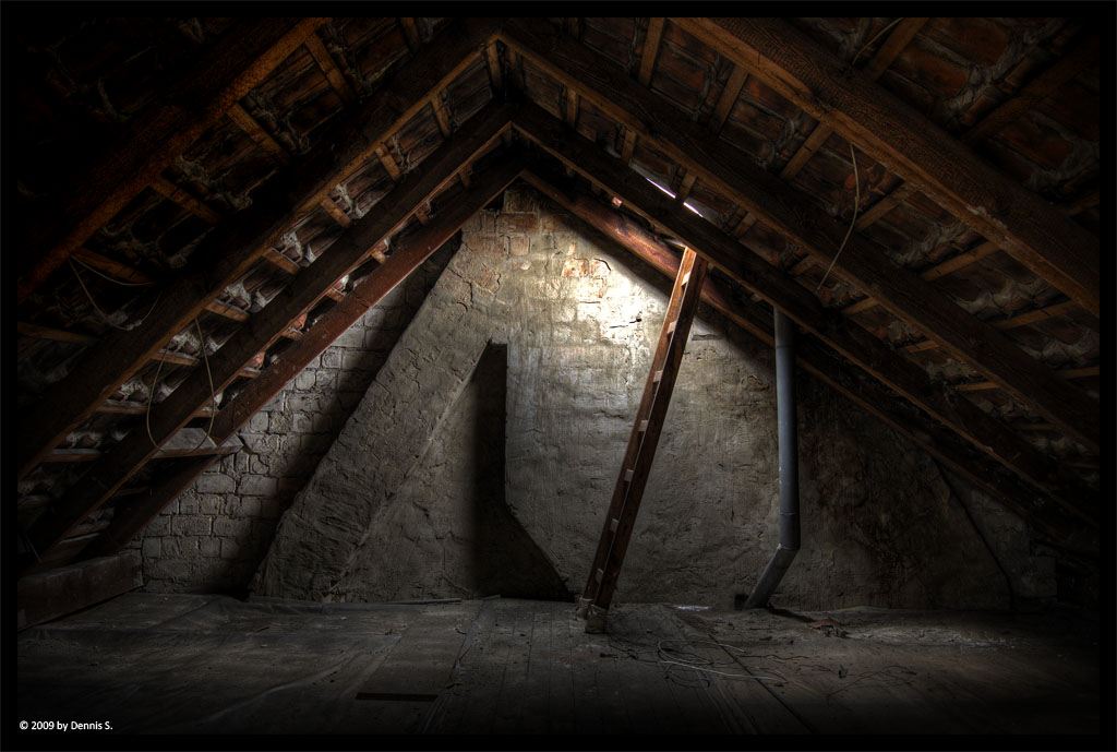 Dachboden BY DENNIS S