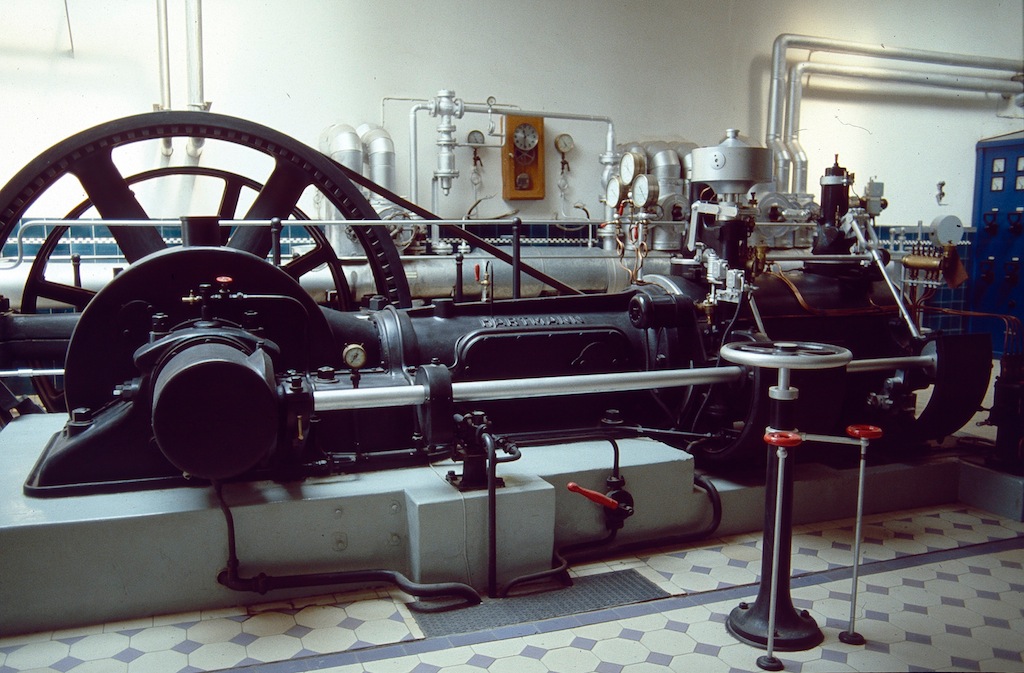 Dampfmaschine1