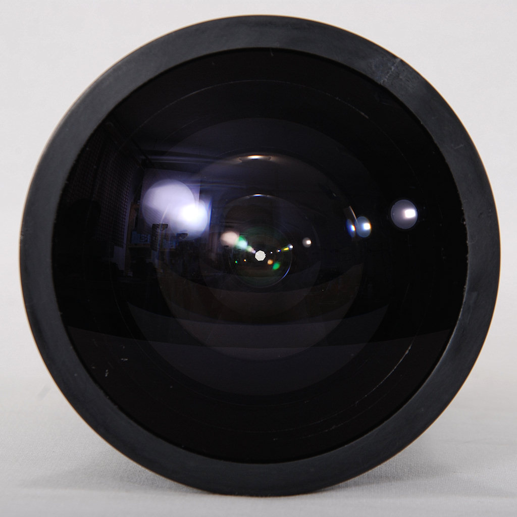 Das neue FX-Fisheye aus dem selbstgebauten Fisheyevorsatz und dem modifizierten AI-Nikkor f/3.5 28mm.