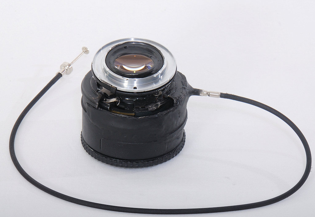 Das selbstgebaute Tilt&Shift-Objektiv 90mm f/2.8 Makro 1:2 mit festem Tilt von 9° und festem Shift von 9 mm und 90° Drehmöglichkeit, mit feststellbare