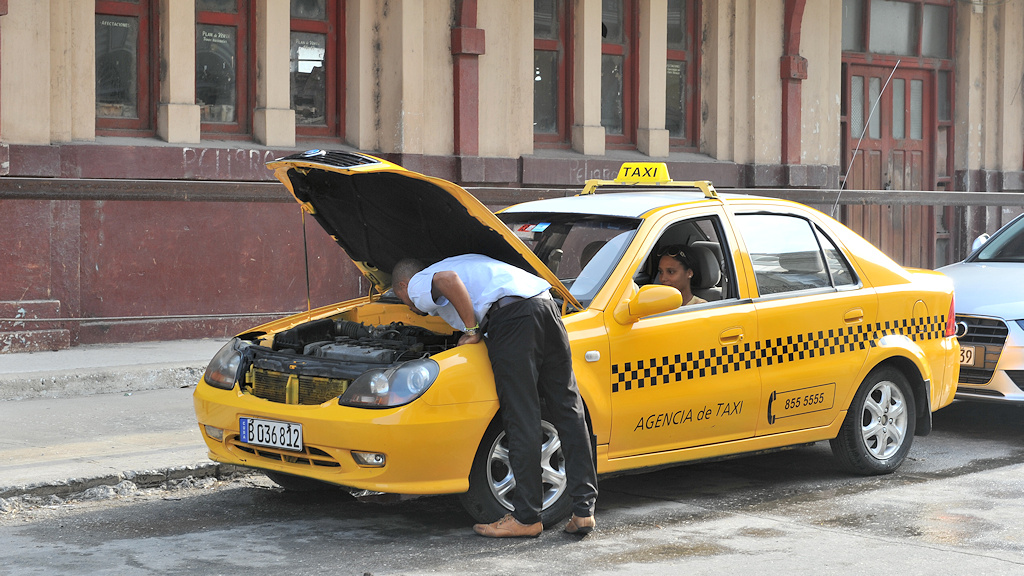 Das Taxi ist put
9079