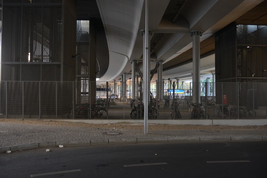 DB 150511 8149 BhfNFF
Das ist der Hauptbahnhof (ehem. Bhf Lehrter Strasse)
