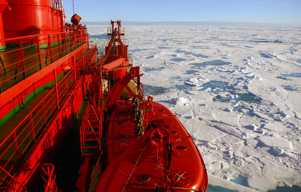 Der Atomeisbrecher Yamal auf dem 83. nördlichen Breitengrad