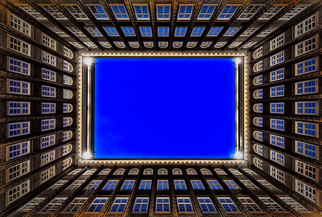 Der Himmel über Hamburg
Vom Boden des Chile-Hauses aus gesehen