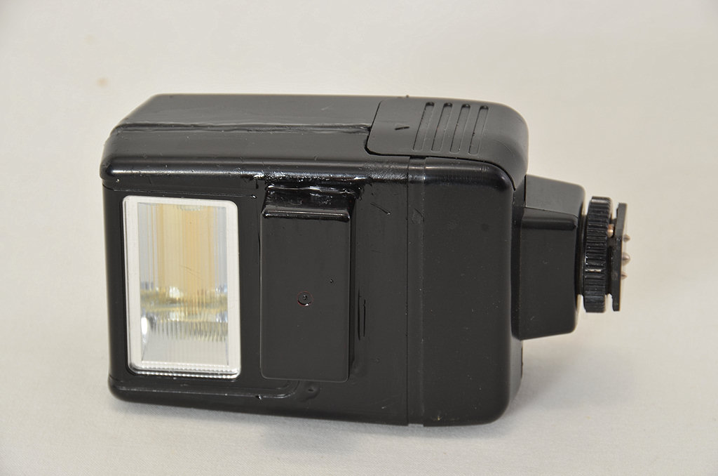 Der kleine Kurzzeitblitz (modifizierter Nikon SB-18)