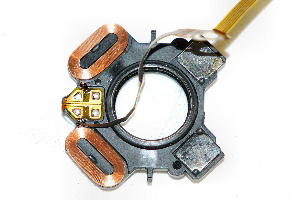 Der Linsen-Schlitten der VR-Einheit eines AF-S DX 18-105/3.5-5.6G ED VR-Nikkors.