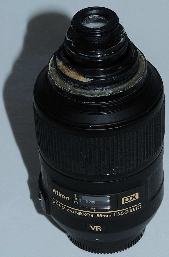 Der selbstgebastelte Lupenobjektiv-Vorsatz am 85/3.5G micro VR - Nikkor