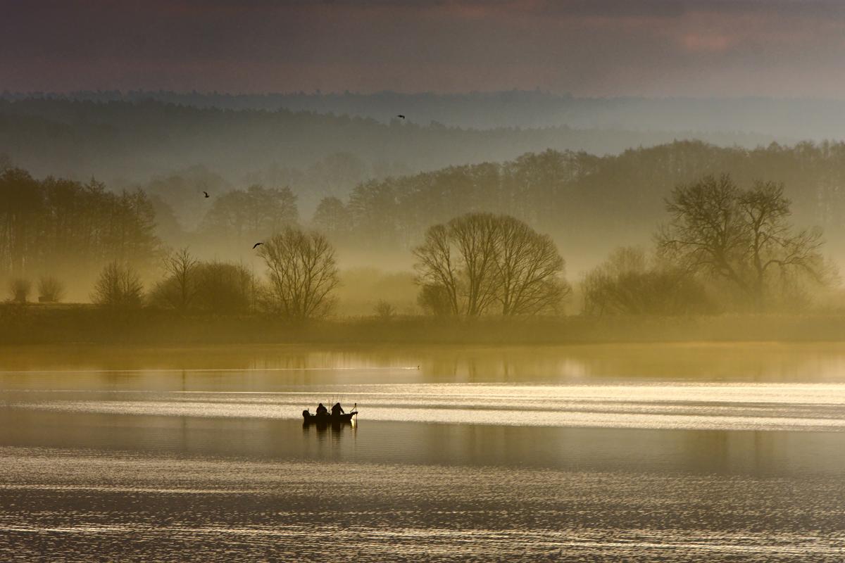 Der Sternberger See an einem besonders denkwürdigen Morgen - auch das Bild verrät schon klischeehaft etwas darüber. Was ist wohl gemeint?
