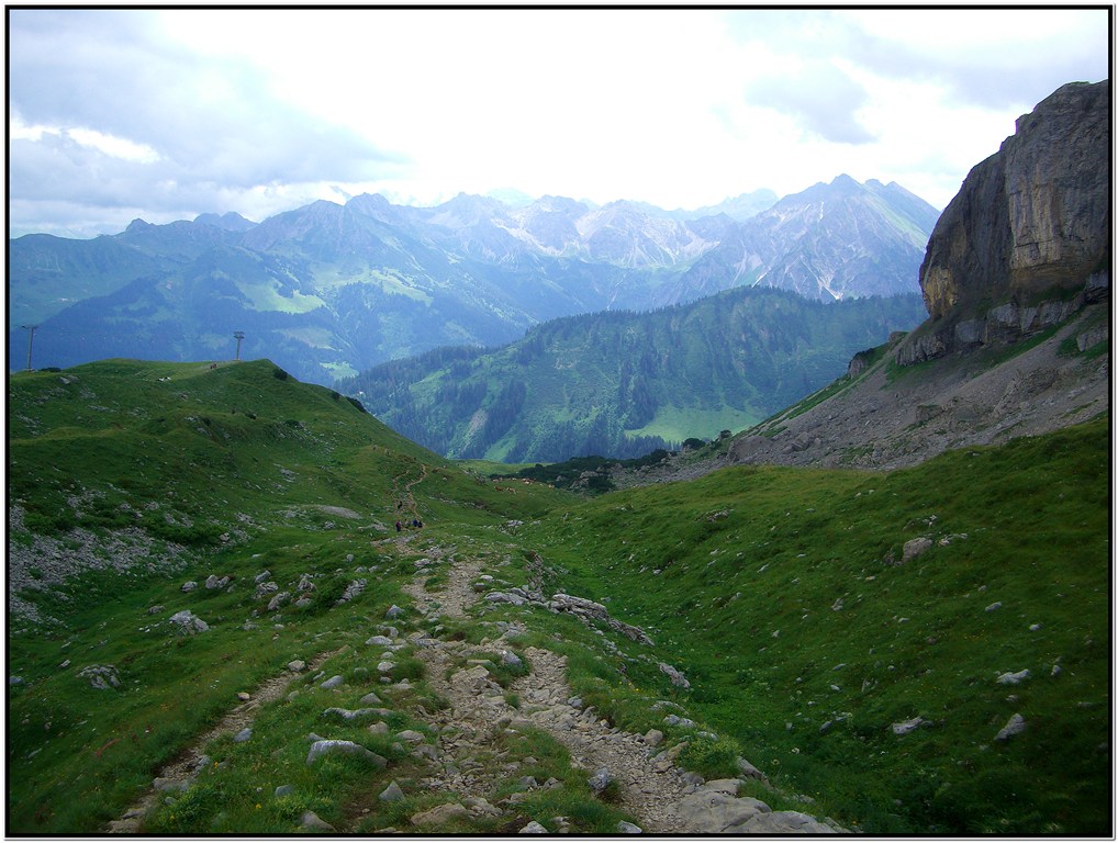 Der Weg ist das Ziel...eine tolle Bergwanderung auf 2000m Höhe.