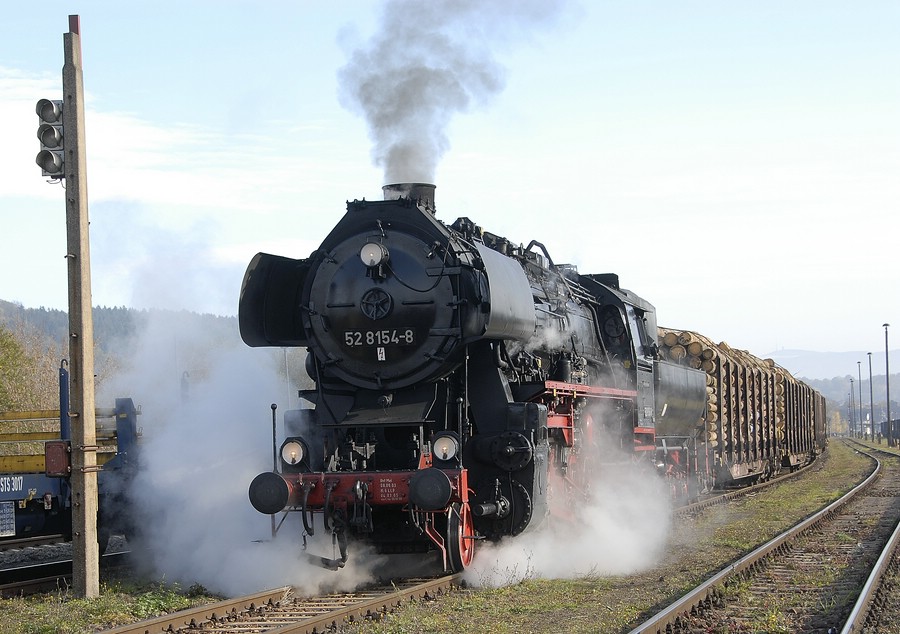 Die 52 mit Holzwagon