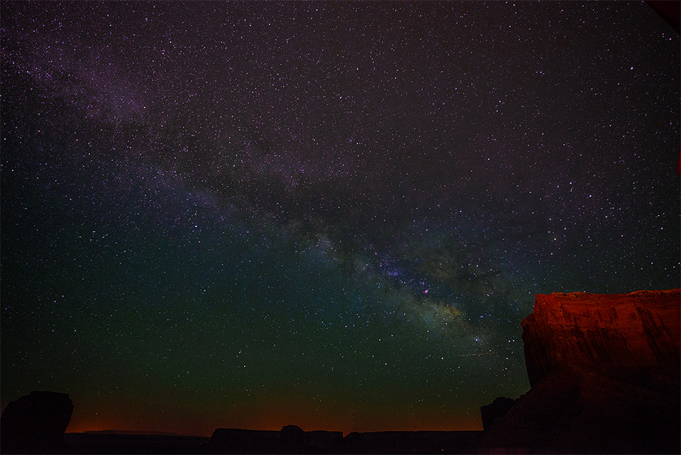 Die Milchstrasse über dem Monument Valley