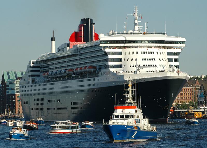 Die Queen Mary 2 besucht die Hansestadt Hamburg.