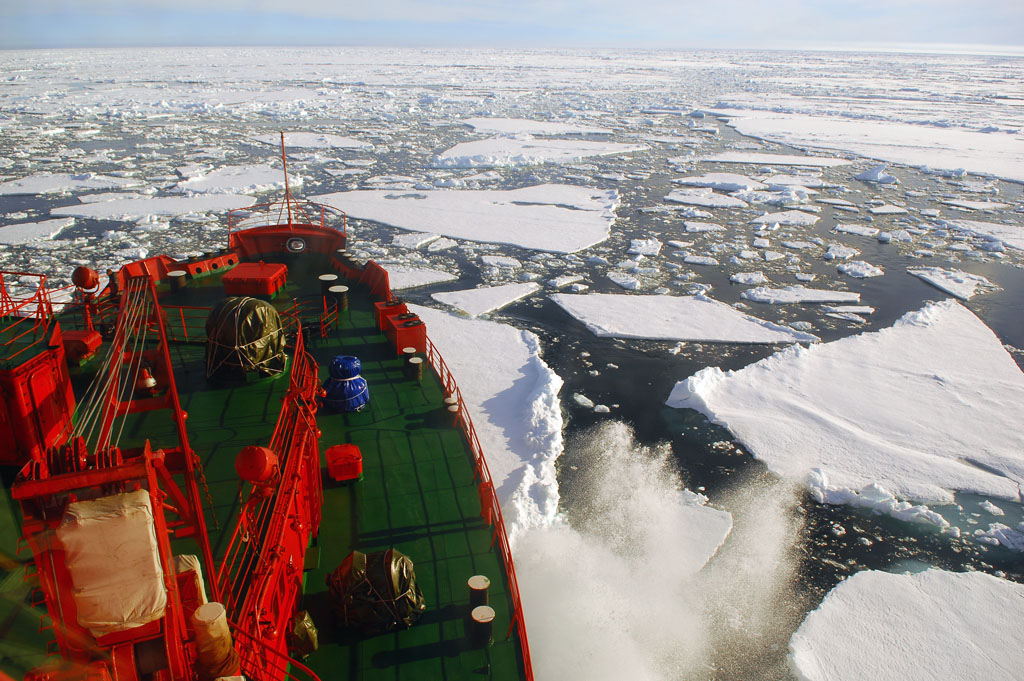 Die Yamal eisbrechend