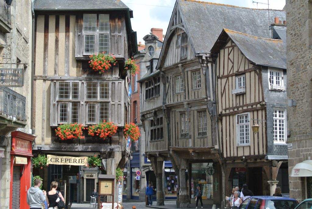 Dinan