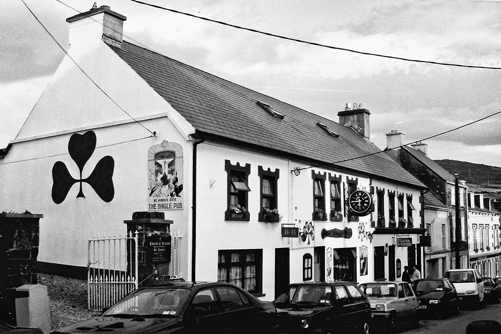 dingle pub