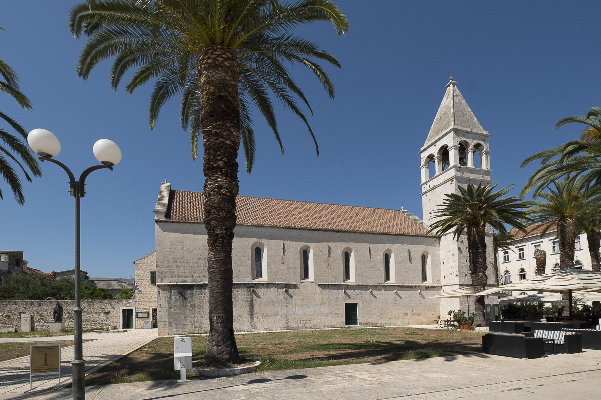 Dominikus-Kirche Trogier.jpg