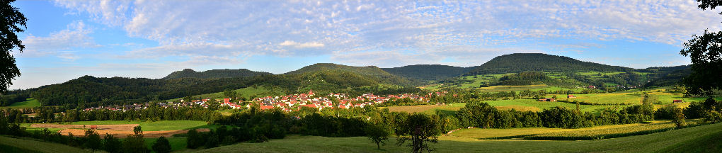 Dorf am Fuß der Schwäbischen Alb
