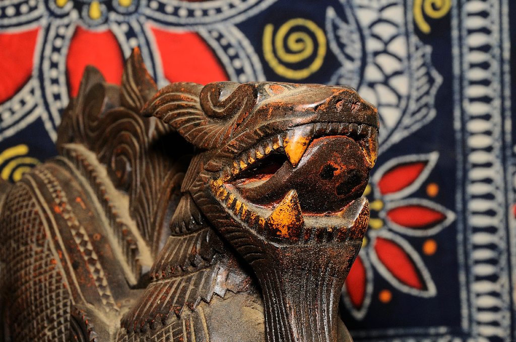 Drache [Kopf (2)] - Myanmar, Holz, handgeschnitzt - ca. 17. Jahrhundert