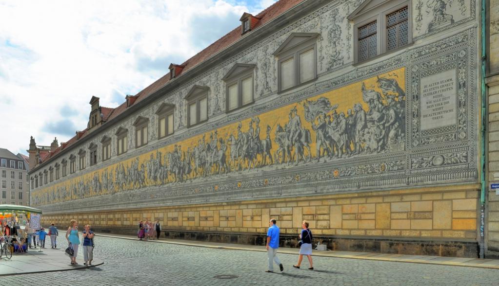 Dresden, Fürstenzug, HDR aus drei Belichtungen