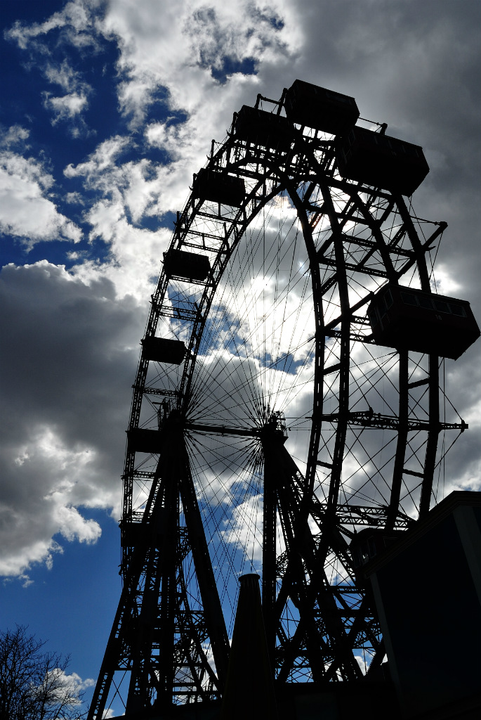 DSC 0283 Riesenrad mit wolken