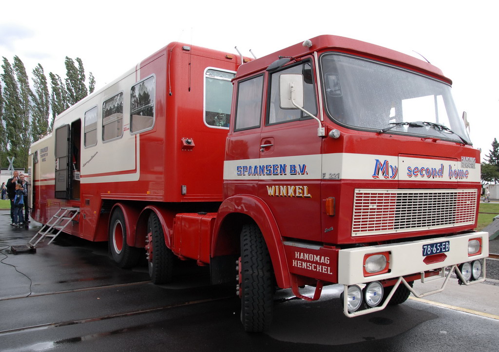 DSC 2076