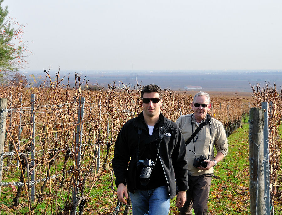DSC 3335 Men at work