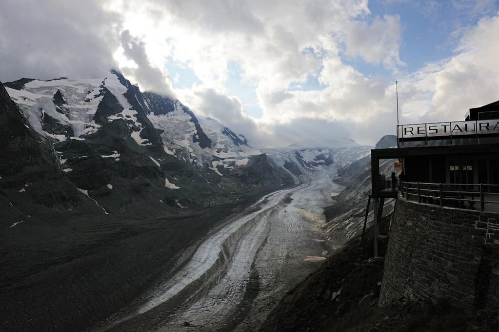 DSC 4669 Großglockner mit Passterze D700 AF-S 24-70 2,8 G
12.08.09 ca. 17Uhr