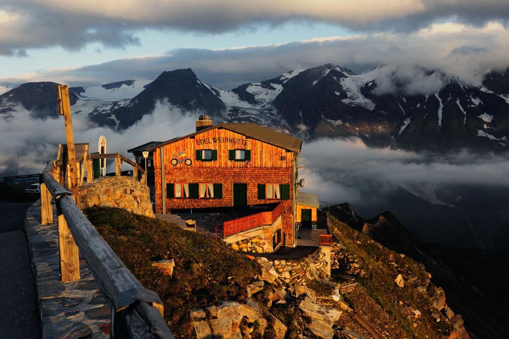 DSC 4715 Edelweißhütte um ca. 6 Uhr morgens. D700/AF-S 24-70 2,8 G ED
