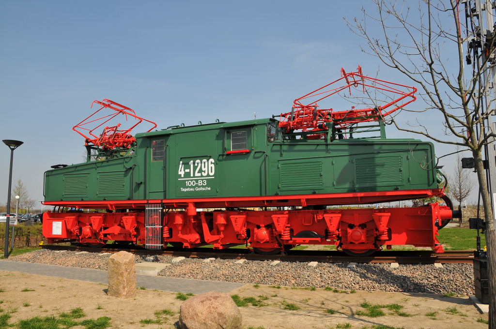 DSC 48560001