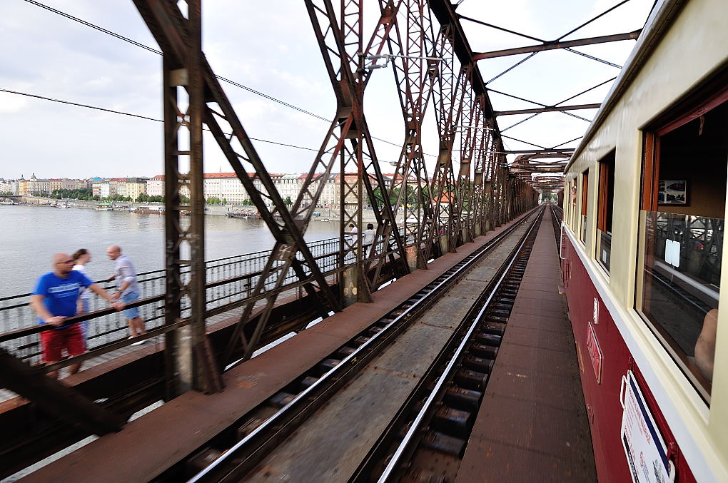 DSC 8402 Moldaubrücke 01