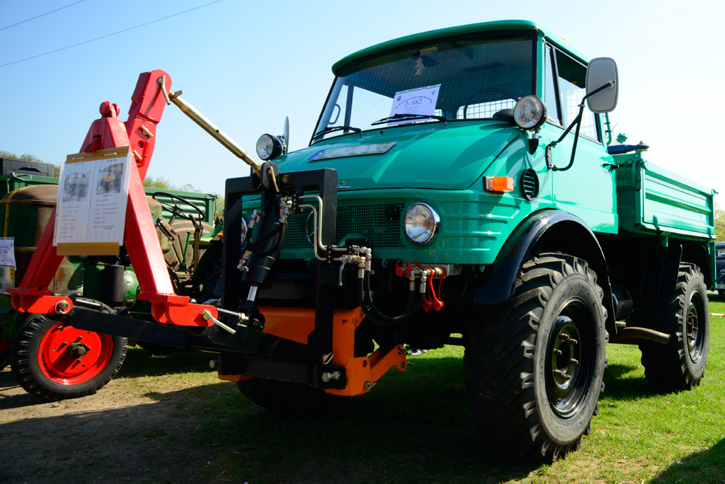 DSC 8700 Unimog 406