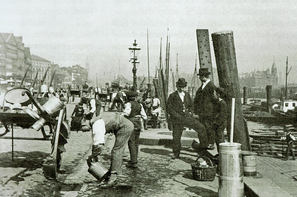 DSC0019 Landungsbrücken um 1900