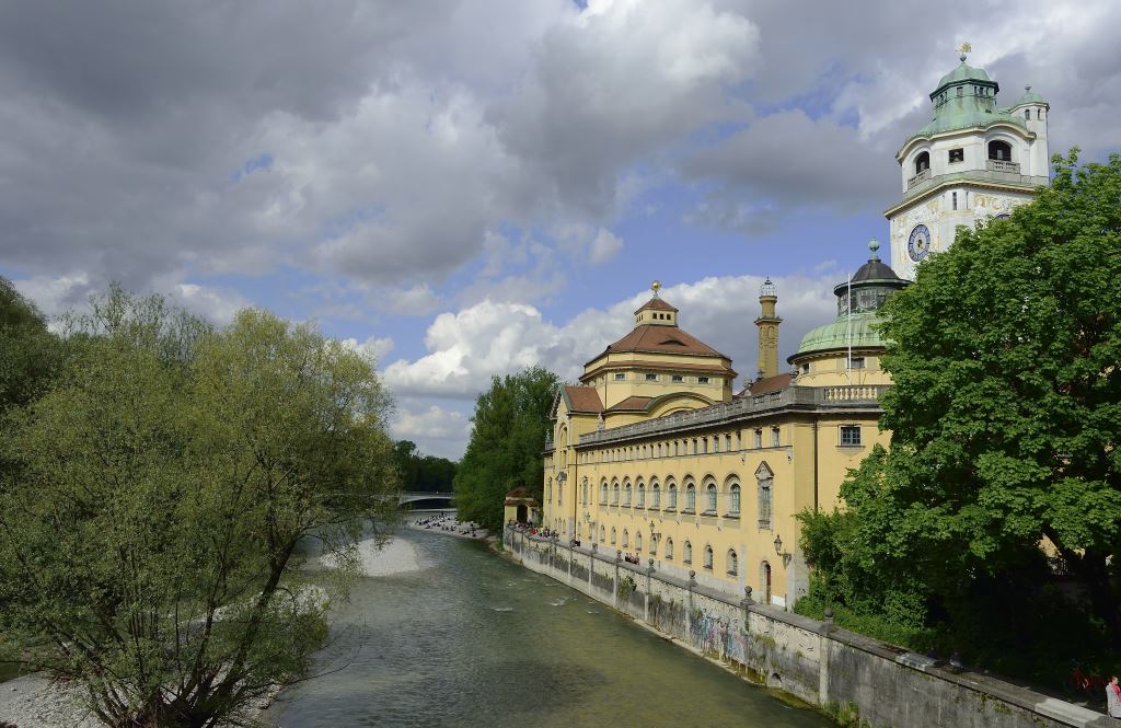 DSC0348 00002

Isar Blick von der Ludwigsbrücke
