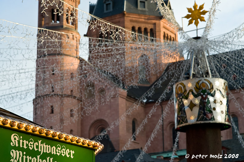 DSC0698 a 20081126 CR 800x  Kirschwasser und Kirche