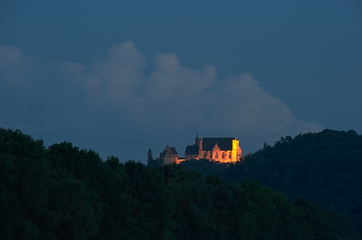 DSC1324 Marburger Schloß in der Abenddämmerung