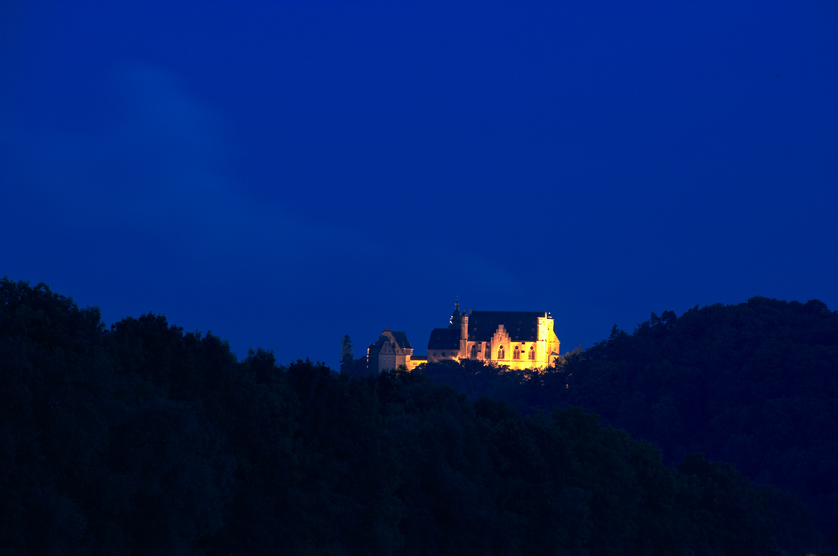 DSC1330 Marburger Schloß in der Abenddämmerung, 15 Minuten später