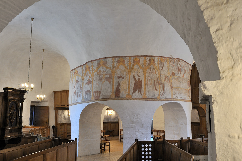 DSC6885 NF-F
Rundkirche Østerlars
