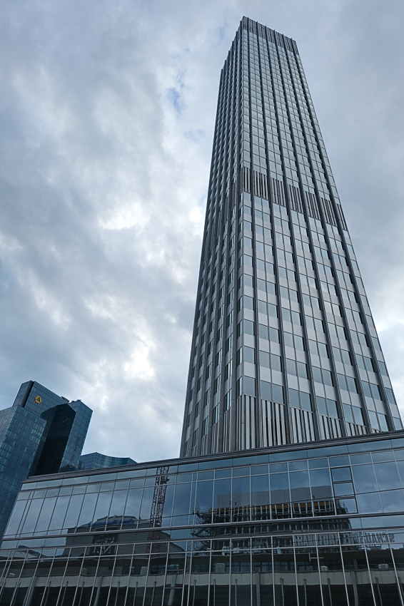 DSC7012 4 fused NF-F
Hochhaus am Willy-Brandt-Platz (EZB)