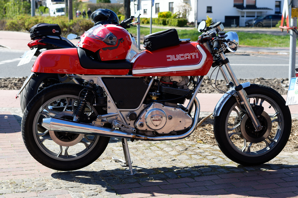 Ducati 500 Sport Desmo r.jpg