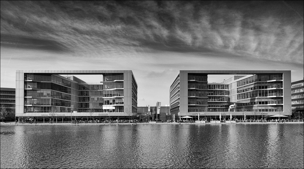 Duisburg 06.04.2012 - Binnenhafensymmetrie