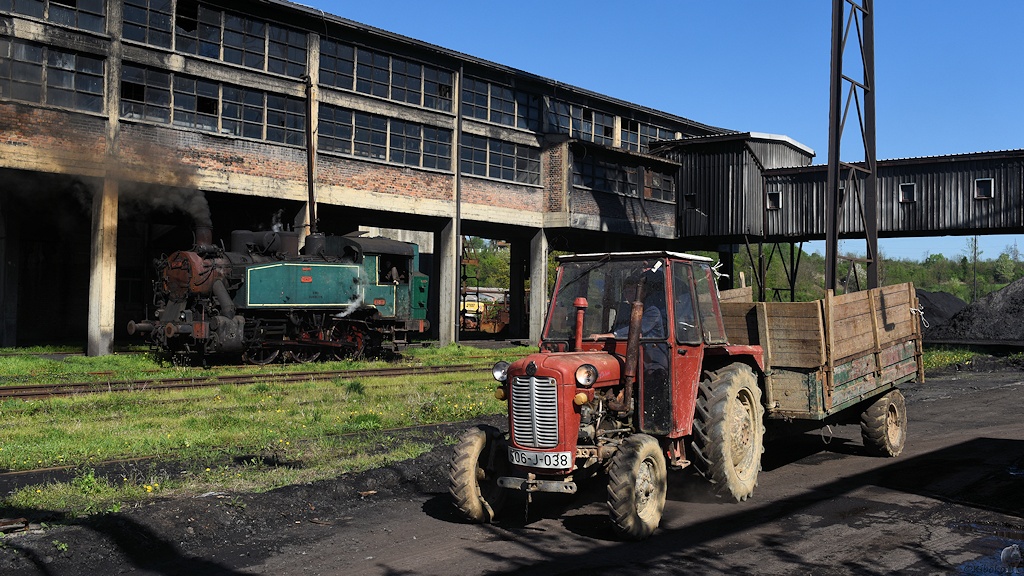 Durdevik 62 111 mit Traktor
2172