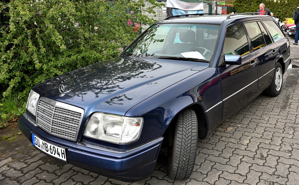 E011_1.JPG