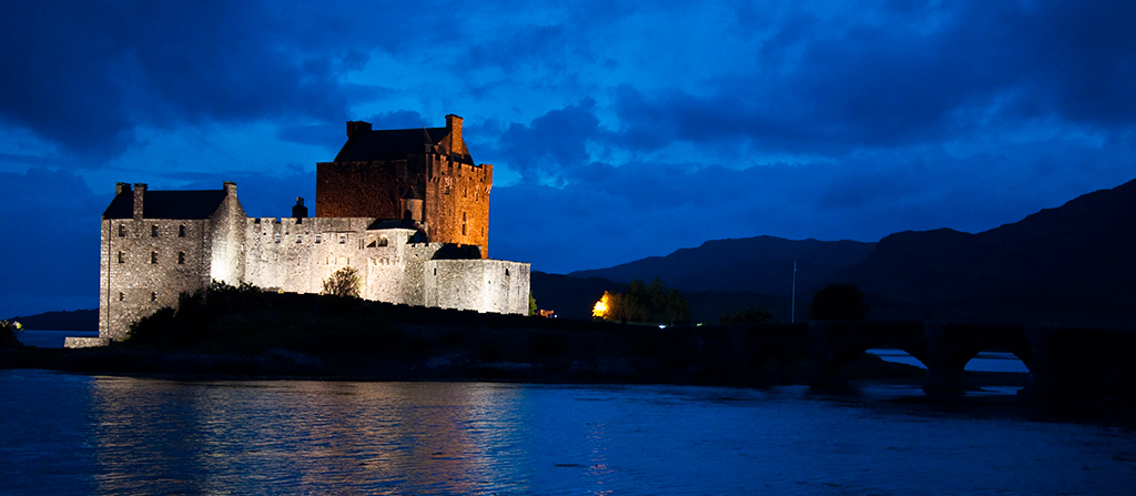 Eileen Donan Castle bei Nacht (neu)